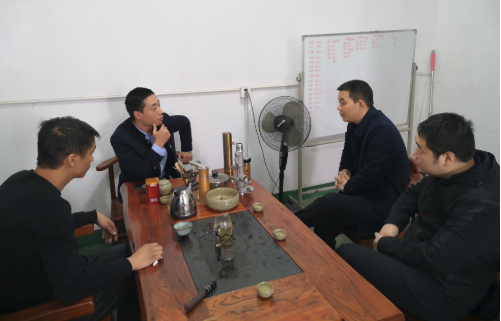 陪同政府園區(qū)赴汽車零配件搬遷擴建投資選址項目方對接考察，推進汽車產(chǎn)業(yè)整合發(fā)展