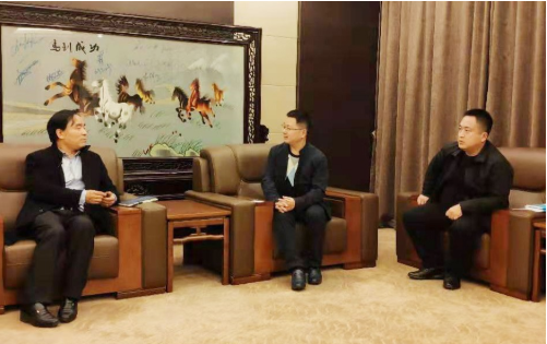 陪同政府園區(qū)前往新能源乘用車投資選址項目方對接考察，雙方交流項目合作模式