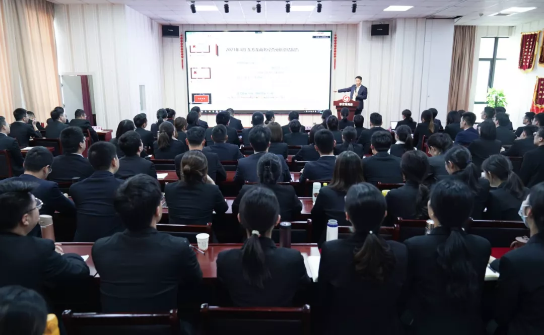 以“四輪驅動”為核心，保持健康發(fā)展態(tài)勢！東方龍商務集團4月份月度總結會圓滿舉行