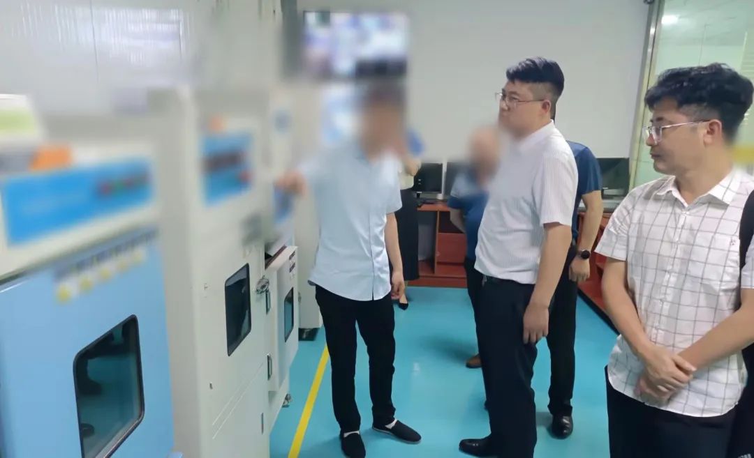 5月24日，集團(tuán)成功推動高品質(zhì)聚合物電池投資選址項(xiàng)目對接湖南某地方政府