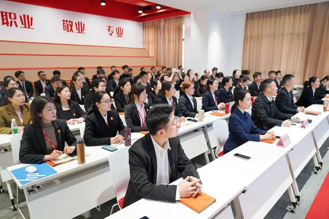 政府招商熱潮涌，項(xiàng)目開發(fā)勢(shì)如虹！3月上旬，集團(tuán)成功通過(guò)31個(gè)優(yōu)質(zhì)投資選址項(xiàng)目