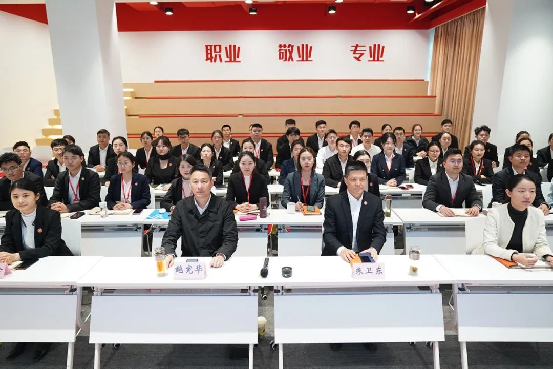 走進東方龍、牽手東方龍、成就招商之路！4月中旬，集團31個優(yōu)質(zhì)投資選址項目成功通過評估