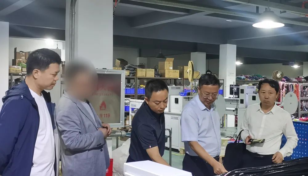 加緊推進時效，鞏固合作成果，增進落地可能！四川某地方政府實地考察機械設備零部件擴建投資選址項目企業(yè)