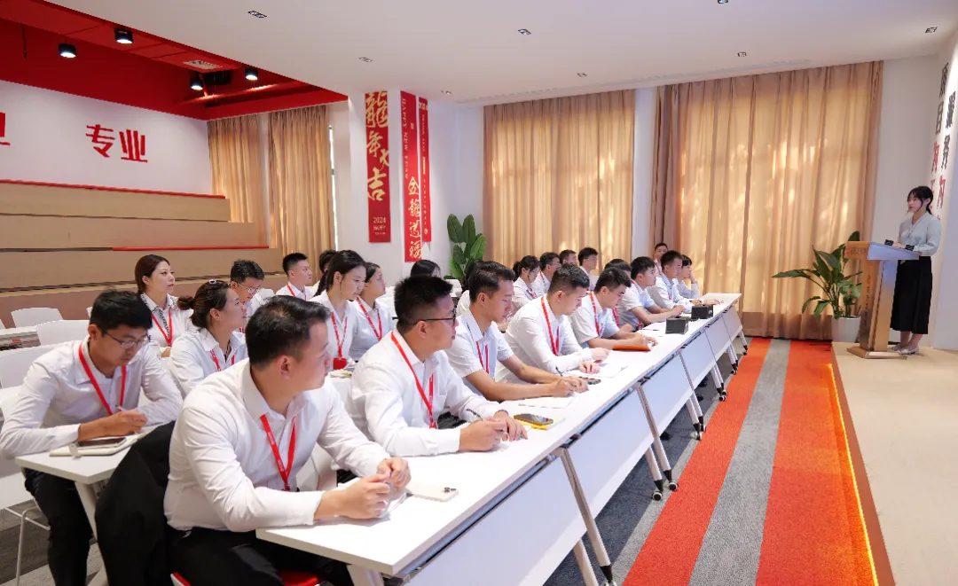 立足新起點(diǎn)，起航新征程！東方龍商務(wù)組織新人職業(yè)培訓(xùn)