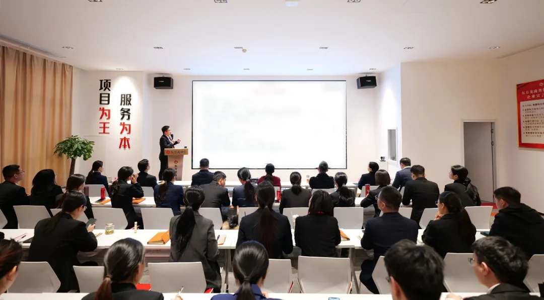 抓牢“項(xiàng)目落地”主線，打好全年“收官戰(zhàn)”！11月下旬，集團(tuán)共35個(gè)優(yōu)質(zhì)投資選址項(xiàng)目通過評(píng)估
